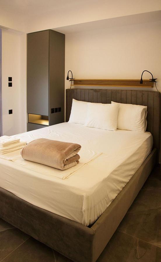 P J Luxury Suites Serres Exterior foto
